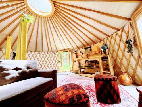 Iekārtas, Star-Lake Yurt Sanctuary Waterview in Red Bay (ON)