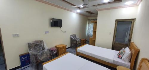 Kashmir Paradise View Hotel in Mills