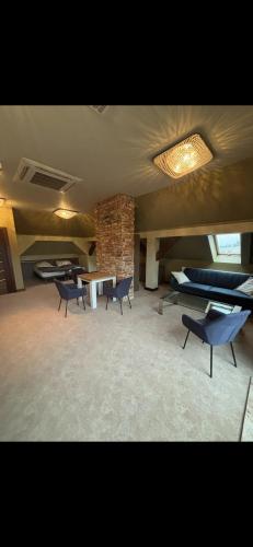 1 double bed, 3 twin beds