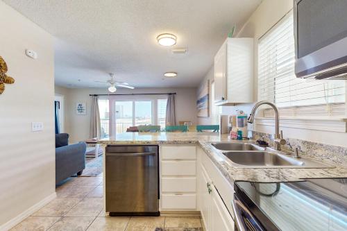Gulf Island Condos - image 6