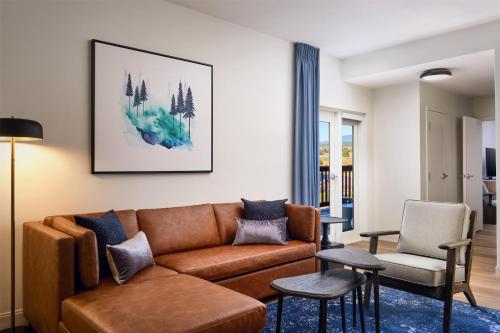 Hampton Inn & Suites Tahoe-Truckee - image 7