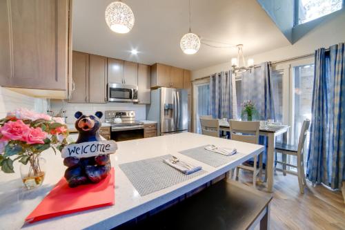 Resort Condo with Hot Tub and Pool Near Ski Lift - image 29