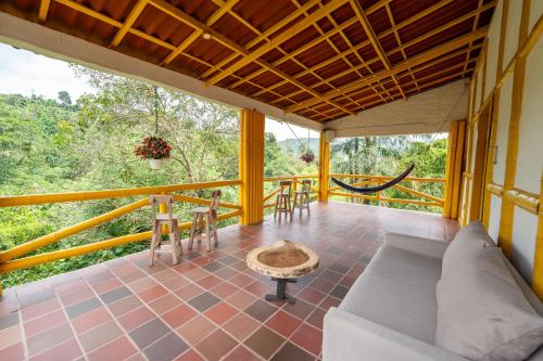 Balcony/terrace, Tinamu Birding and Nature Lodge in Manizales