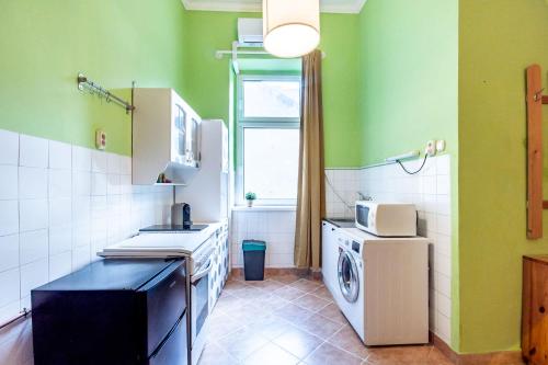 Central - Large - Simple - image 9