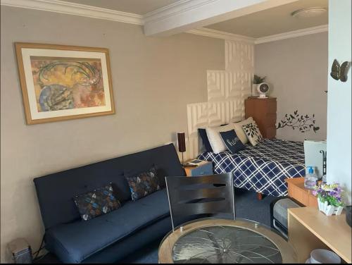 Amplia Habitación tipo Ejecutiva con baño y acceso privados in Toluca, Mexico