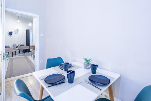 Very Central - Modern Studio - image 5