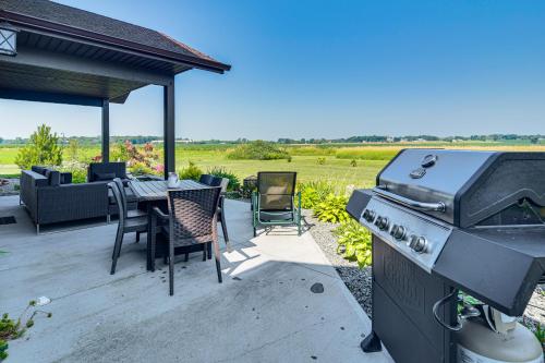 Grill Out, Play Pool: Huge Home on Lake Champlain! in Point Au Roche (NY)