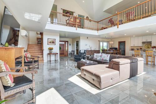 Grill Out, Play Pool: Huge Home on Lake Champlain! in Point Au Roche (NY)