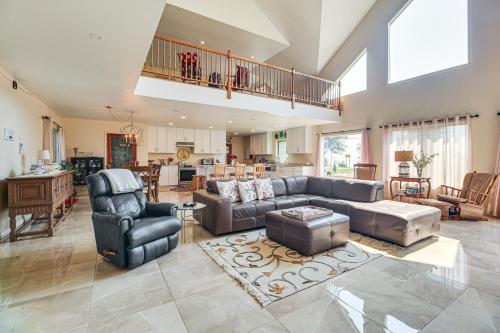 Grill Out, Play Pool: Huge Home on Lake Champlain! in Point Au Roche (NY)