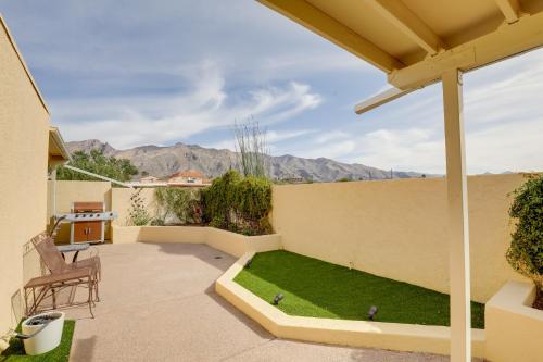 Tucson Townhome with Private Patio and Mtn Views!