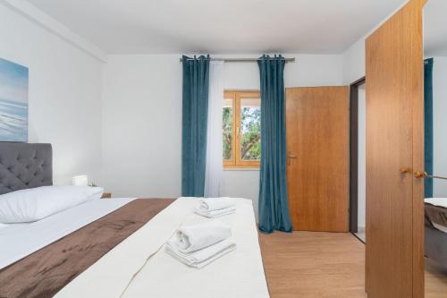 Apartments Sanja - image 4