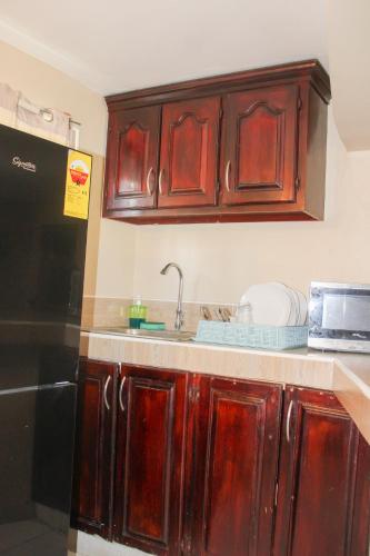Konyha, 2BR Villa Ocean Views Beach 5mins to Airport in Boscobel