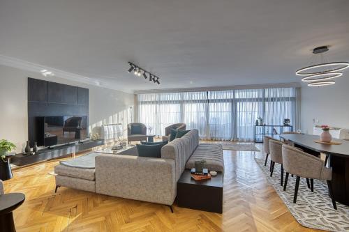 Cairo Homes Maadi Direct Nile View Apartments - image 2