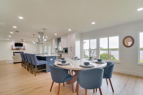 Sunsets, Tight Lines and Dock Riverfront Ruskin Gem in 拉斯金