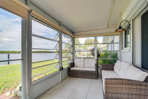 Sunsets, Tight Lines and Dock Riverfront Ruskin Gem in 拉斯金