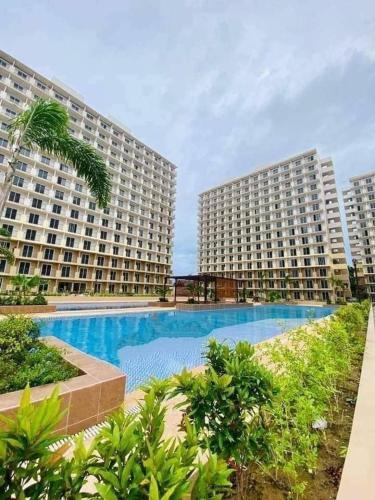 Studio w pool & balcony, city & mountain view Mactan airport, Suba (foto 8)