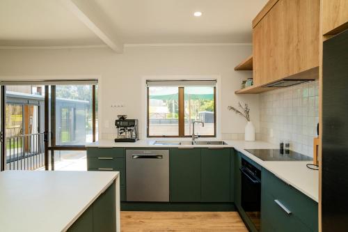 Dillon Darling - fun family bach, Waihi Beach (fotografie 3)