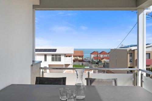 Erkély/terasz, Ocean Views on Grundy | New Home | Family Friendly in Christies Beach