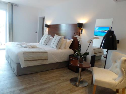Isulella Hotel & Restaurant Isulella Hotel is a popular choice amongst travelers in Porto-Vecchio, whether exploring or just passing through. The property has everything you need for a comfortable stay. Service-minded staff will