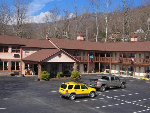 Jonathan Creek Inn and Villas in Maggie Valley, USA