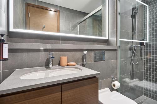 STAY BY LATINEM Luxury 1BR Holiday Home CA 0906 Near Burj Khalifa, Dubai (photo 9)
