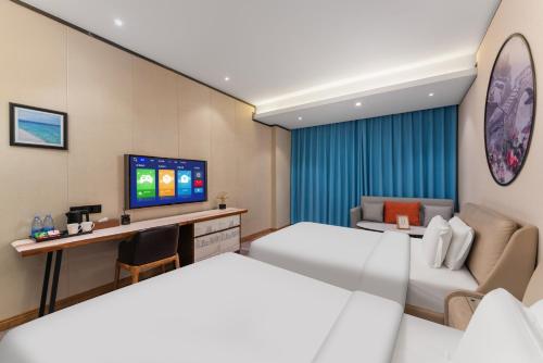 room detail thumbnail 2