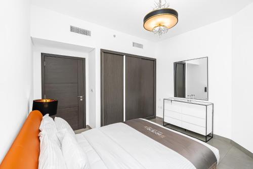 Brand New Lux 1BR Apartment in Business Bay with Pool, Gym and Parking, Dubai (Foto 7)