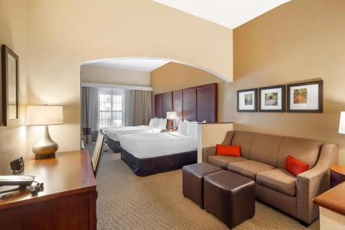 2 queen beds