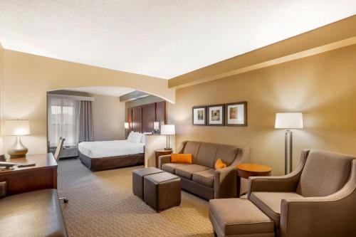 Comfort Suites near Penn State - State College - image 28