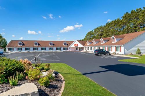 Econo Lodge Inn & Suites in Eau Claire, USA