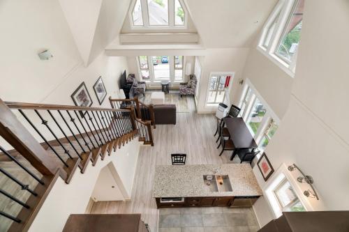 廚房, Scenic 3BR unit in Harrison in 哈里森溫泉