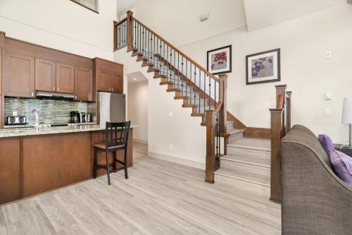 廚房, Scenic 3BR unit in Harrison in 哈里森溫泉
