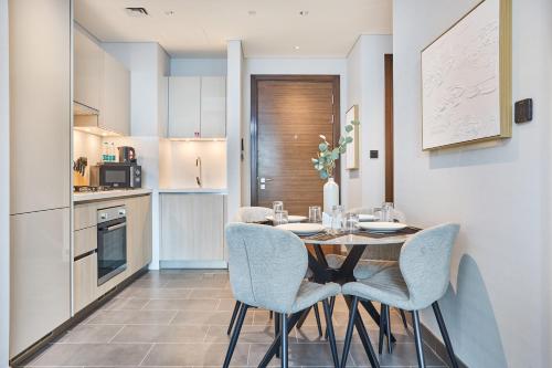 STAY BY LATINEM Luxury 1BR Holiday Home CA 1506 Near Burj Khalifa, Dubaj (zdjęcie 4)