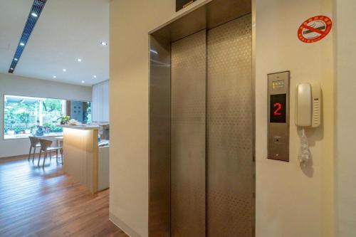 Qingdong Entire Home - Two Buildings for 4-70 peoples Best choice for Group Gatherings