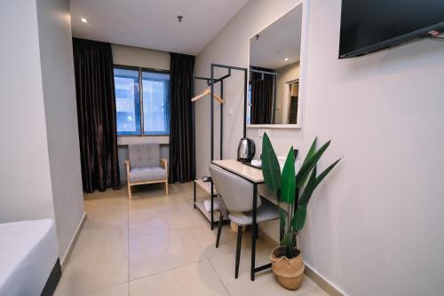 room detail thumbnail 1