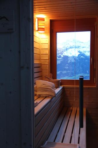 桑拿, Königin der Alpen (Konigin der Alpen) in 貝阿滕貝格