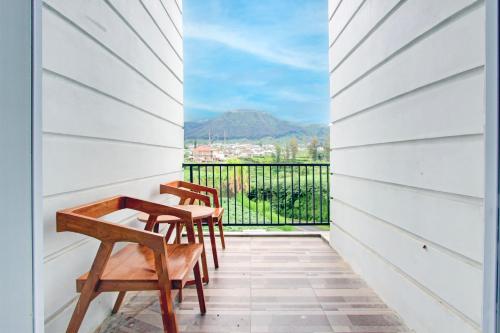 View, Capital O 94740 Sudirto Villa Dan Homestay Dieng in Sumberejo