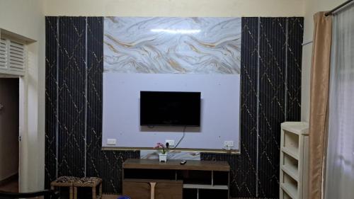 Elisol House – khách sạn tại Miritini