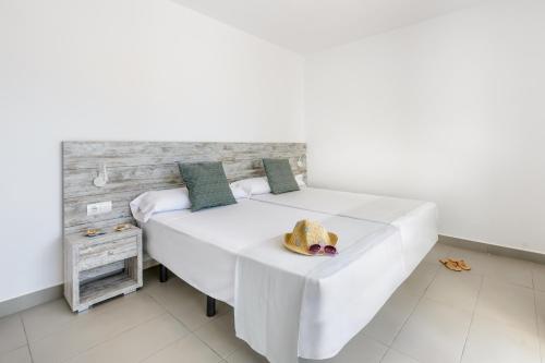 Apartamentos Playasol Riviera - image 9