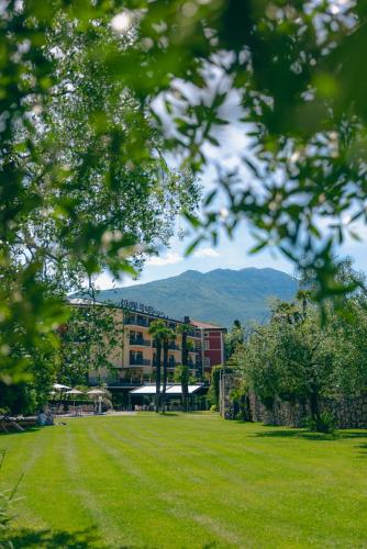 สวน, แอสโทเรีย พาร์ค โฮเทล สปา รีสอร์ต (Astoria Park Hotel Spa Resort) in ริวา เดล การ์ดา