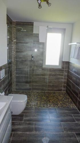 浴室, Traumwohnung im Dreiländereck (Traumwohnung im Dreilandereck) in 班德柏玲根