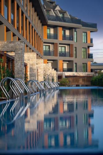Chambre, vue sur le paysage, accès direct à la piscine