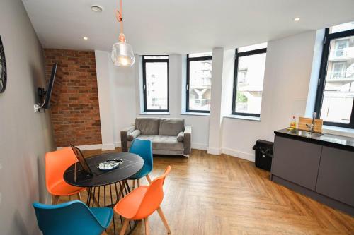 Spacious 2BED Central Manchester Flat w Security, Manchester
