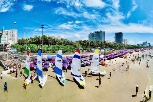 Nơi tham quan gần đây, Khách sạn Đông Tây Quy Nhơn (Khach san Đong Tay Quy Nhon) in Quy Nhơn (Bình Định)