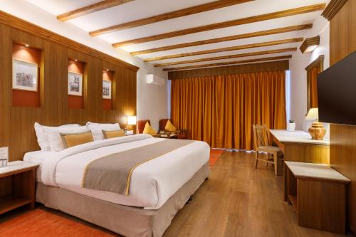 Junior Suite Heritage Wing - 10% discount on Spa & 10% discount on Airport transfer 
