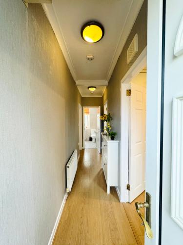 Murrayfield Maindoor flat with Free parking and Great Public transports Link in Murrayfield