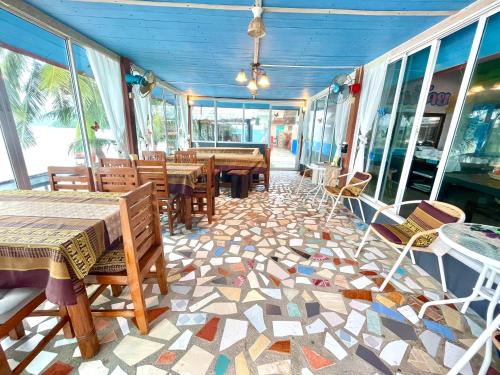 수랏타니 Wangsarai Resort and Restaurant วังสาหร่าย รีสอร์ต และ ร้านอาหาร 3성급 게스트하우스 수영장