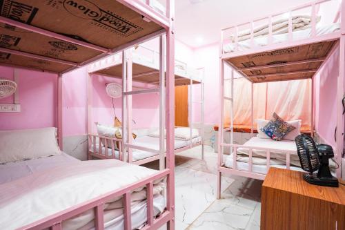 1 bunk bed