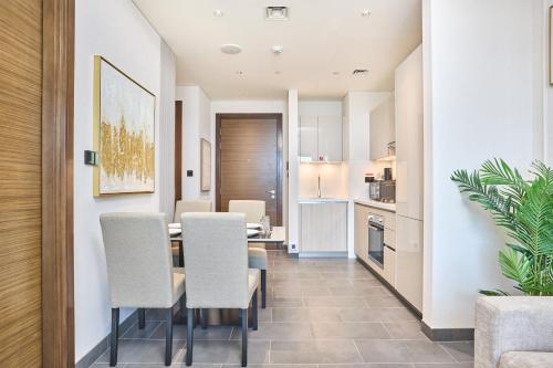 STAY BY LATINEM Luxury 1BR Holiday Home CA 1509 Near Downtown, Dubai (photo 5)