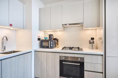 STAY BY LATINEM Luxury 1BR Holiday Home CA 1509 Near Downtown, Dubai (photo 10)